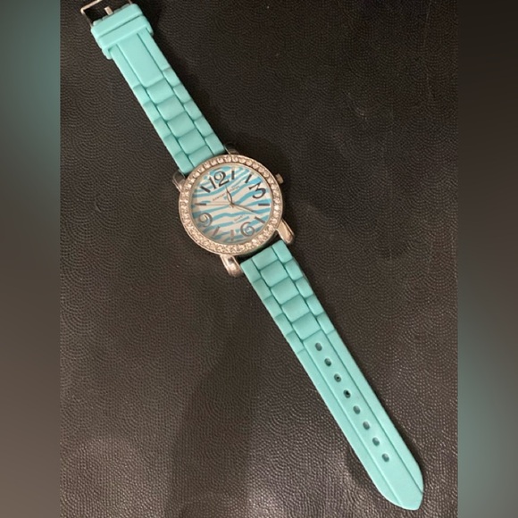 American Exchange Teal silicon band zebra pattern face pattern watch -used - Picture 5 of 9